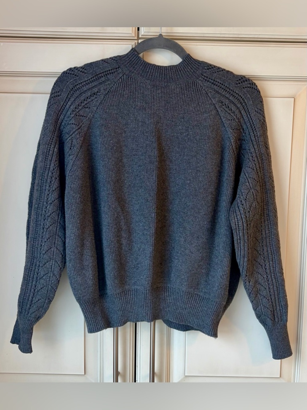 🍓 Suzy Shier Heathered Gray Ribbed Sweater with Knit-Stitch Sleeves. XL